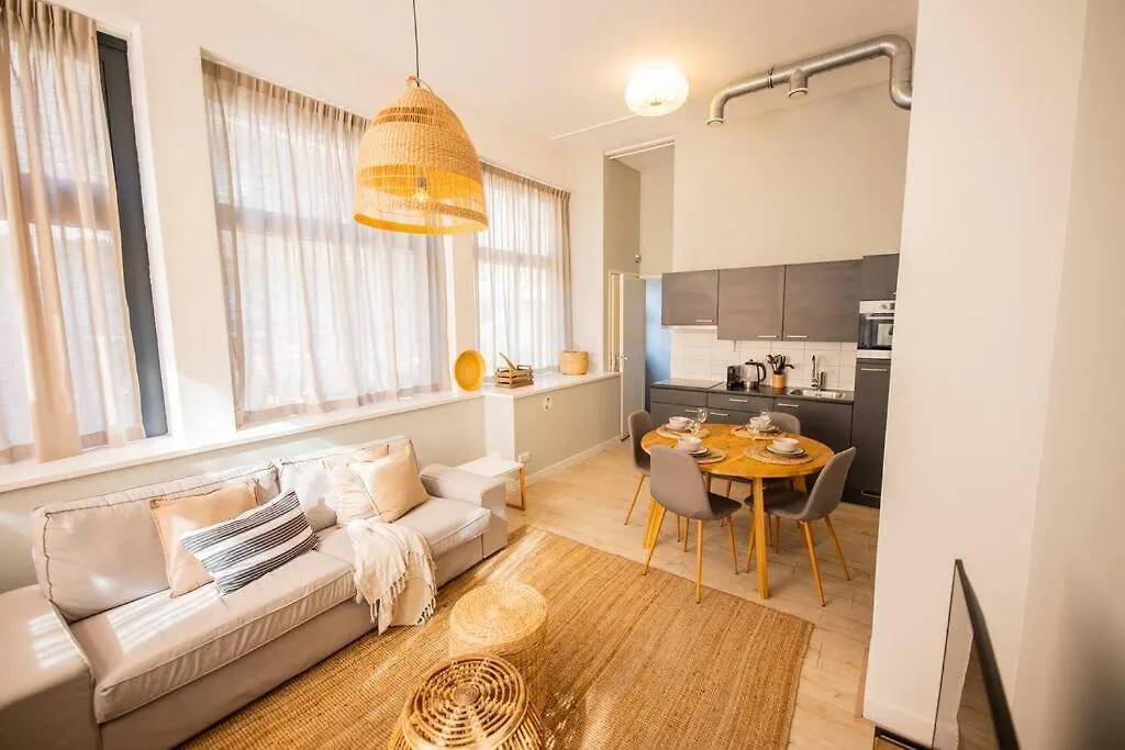 Tastefully 2 Bedroom Serviced Apartment 76M2 -Kb22- Rotterdam Netherlands